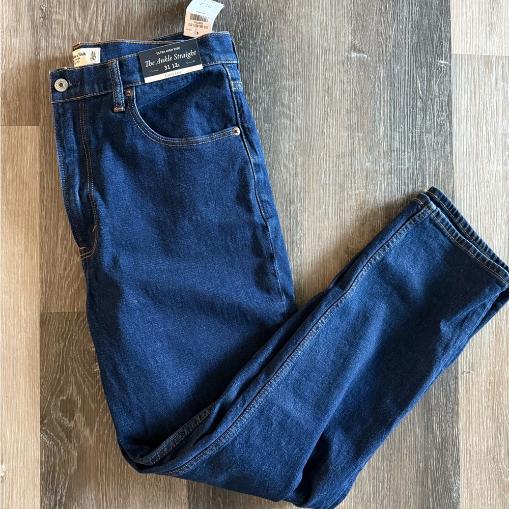 Abercrombie NWT Ultra High Rise Ankle Straight 12/31 long